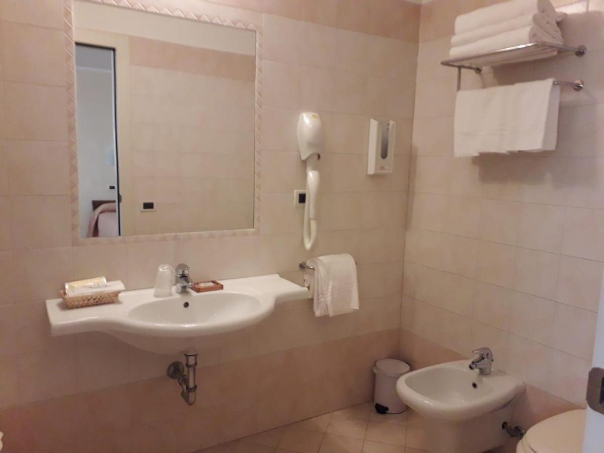 Albergo Ristorante Campanile Azzurro Villafranca Padovana Eksteriør billede